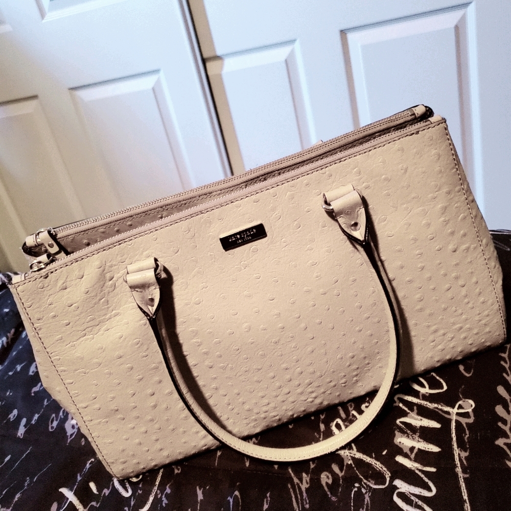 Kate Spade Purse still I'm box